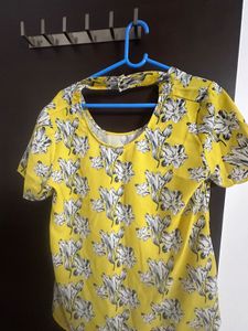 Chic Floral Print Yellow Top