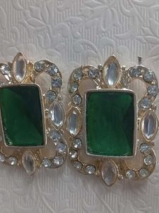 Partyware Designer Rani Haar  Stone Base Set