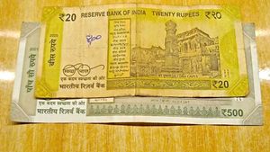 500 &amp; 20 Rupee Notes Ending With 888