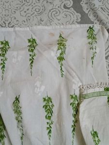 White &amp; Green Printed Top