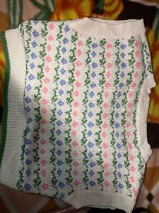 Floral Knit Sweater Vest