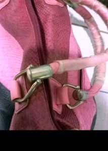 Hand Bag-2 slip pockets,3 small chain ,1 big chai