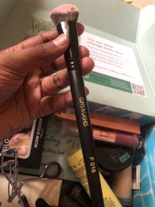 Eyeshadow Palette And Makeup Brush Combo