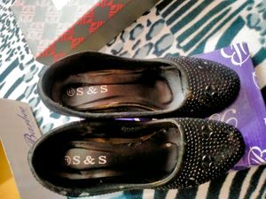 Very Beautiful Blacks Heels Belly