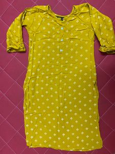 Combo of 5 Stylish Pre-Loved Kurtis – Great Deal!