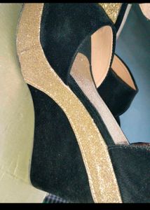 Women Very Pretty Sandles Heels 👠