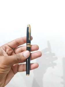 Parker Black &amp; Gold Rollerball Pen