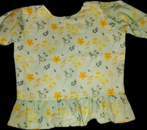 V-NECK COTTON FLORAL TOP – with Ruffle Hem