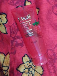 Lakme Blush And Glow Face Wash Strawberry 🍓
