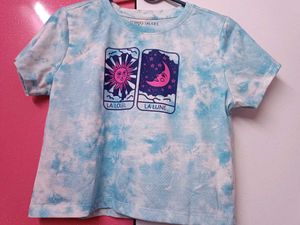 Graphic Printed Knitted Crop Tshirt