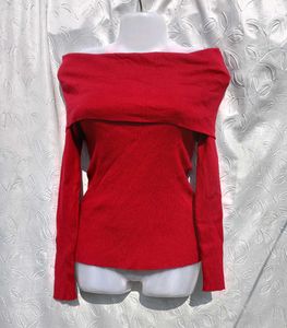 Red Off-Shoulder Knit Top ♥️🍒