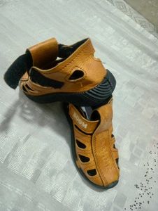 HOOZE Leather Sandals