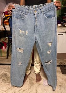 Ripped boyfriend jeans very good condition