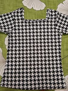 Houndstooth Top