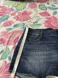 Strechable Shorts Fits Upto 40 Waist