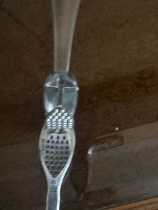 Kitchen garlic press