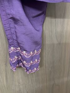 New branded thread work puff sleevePurple cord set