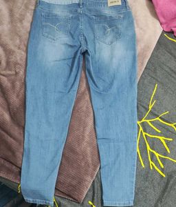 Stylish Light Wash Jeans