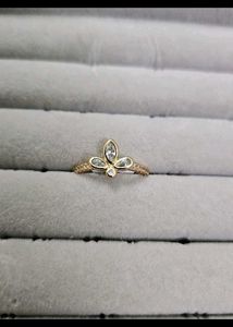 Elegant Gold Ring Size 6