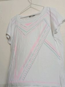 Women White Tshirt