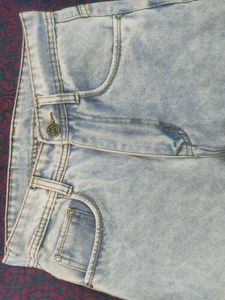 Mufti Jeans – Light Blue Distressed Denim Size 28