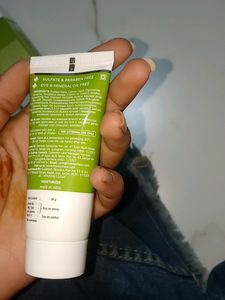 3% the derma co. vitamin E daily face moisturizer for dry n flaky skin, never used before