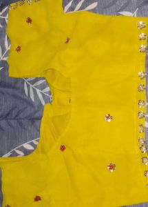 Elegant pink  &amp; Yellow Floral Saree with blouse (3