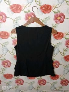 Black Sleeveless Top