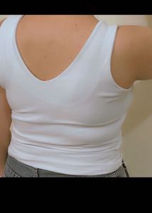 Black and white V-Neck set of 2 Tank Top
