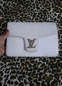 WHITE SLING BAG FOR WOMEN