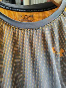 🩶 🧡 Grey-Orange Under Armour Men&#39;s Tshirt
