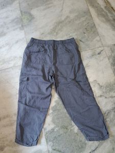 Women&#39;s Grey Cropped Cargos