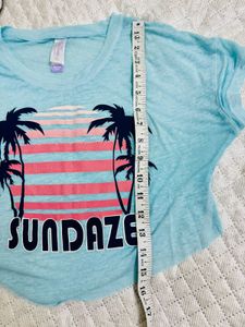 Sundaze Graphic Tee - Beach Vibes