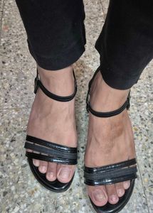 Black Color Heels Sandal Size 6