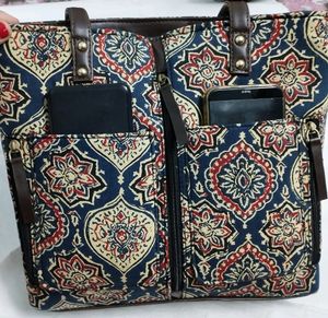 🆕Girls Big handbag 👜.      women, beauty, forever21, shein, party wear, Zara, handbags, bags, Accessories, sling bag, soch,