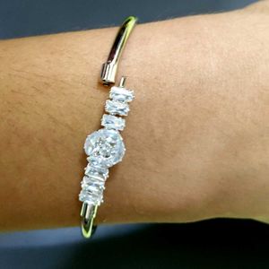 Elegant Bangle Bracelet