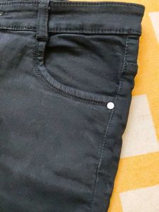 Black Denim Capri Jeans
