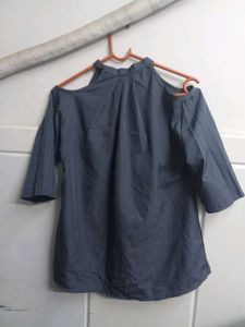 VERO MODA Brand .Cold Shoulder Top