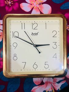Ariel Quartz Wall Clock
