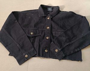 Virgio Black Cropped Denim Jacket, XL Size