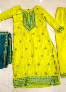 Embroidered Salwar Kameez Suit🦋