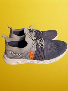 Men Shoes 9 No. With Box