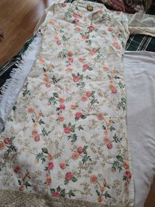 Elegant Floral Embroidered Kurta