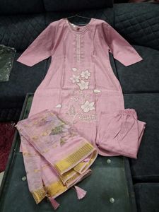 Elegant Pink Embroidered Kurta Set