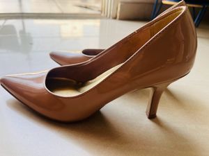 Heels/ Pumps