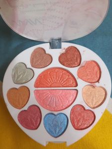 NYN NOYIN Makeup Kit