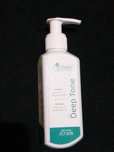 Deep tone facewash