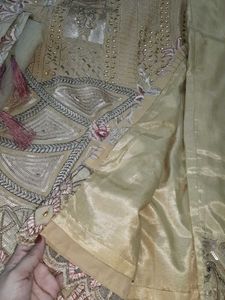Beautiful 😍 Pakistani Embroided Suit 🤎