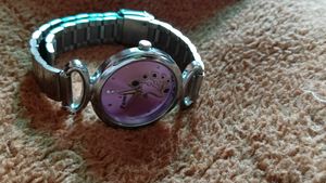 Elegant Fenix Women&#39;s Wristwatch with Silver Strap