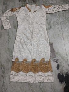 Elegant White &amp; Gold Embroidered Kurti